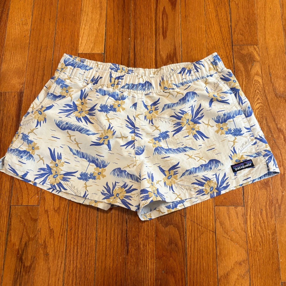 Patagonia Womens Small Barely Baggy Shorts Cream Blue Floral Tropical Resort - Picture 1 of 5
